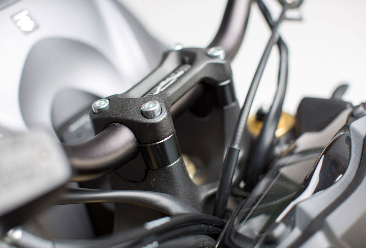 SW-Motech h=20 mm. Noir. Suzuki GSX-S 1000/ F/ SK (15-).